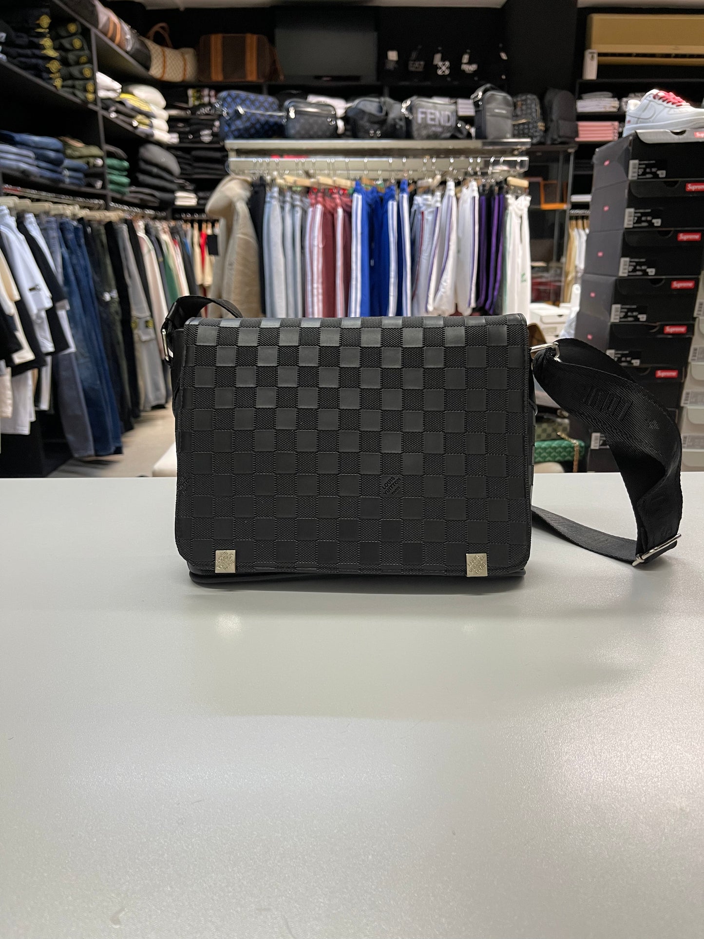 LV - Messenger Bag Black