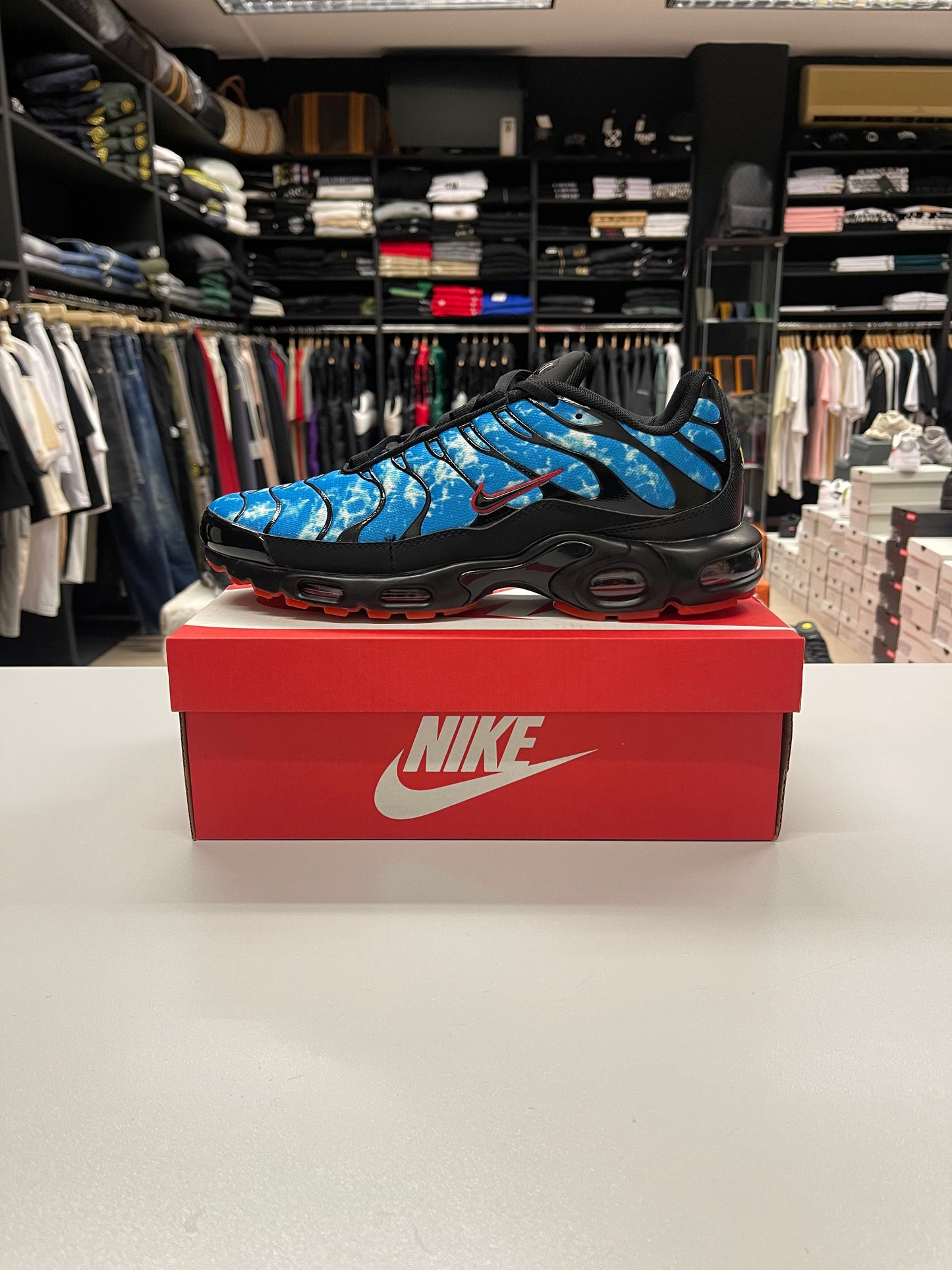Air Max Plus TN - Shark Attack - V23SHOP.GR