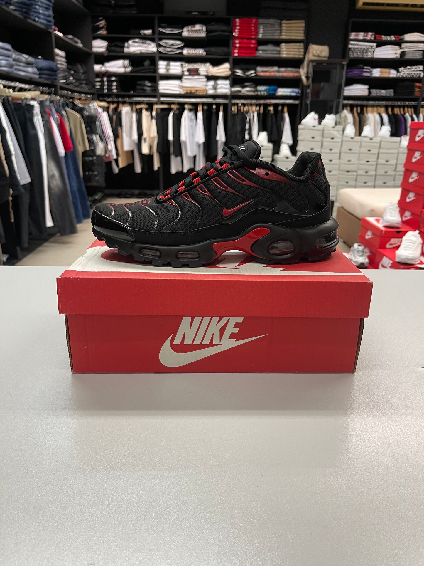 Air Max Plus TN - Bred - V23SHOP.GR