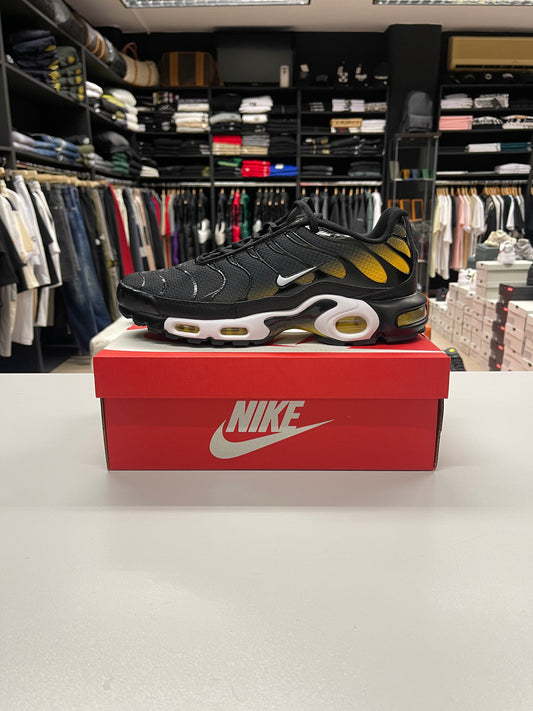 Air Max Plus TN - Black University Gold
